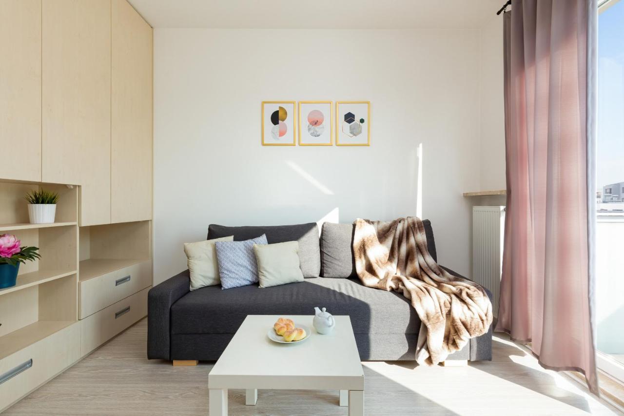 Metro Bielany Apartments By Noclegi Renters Varşovia Exterior foto