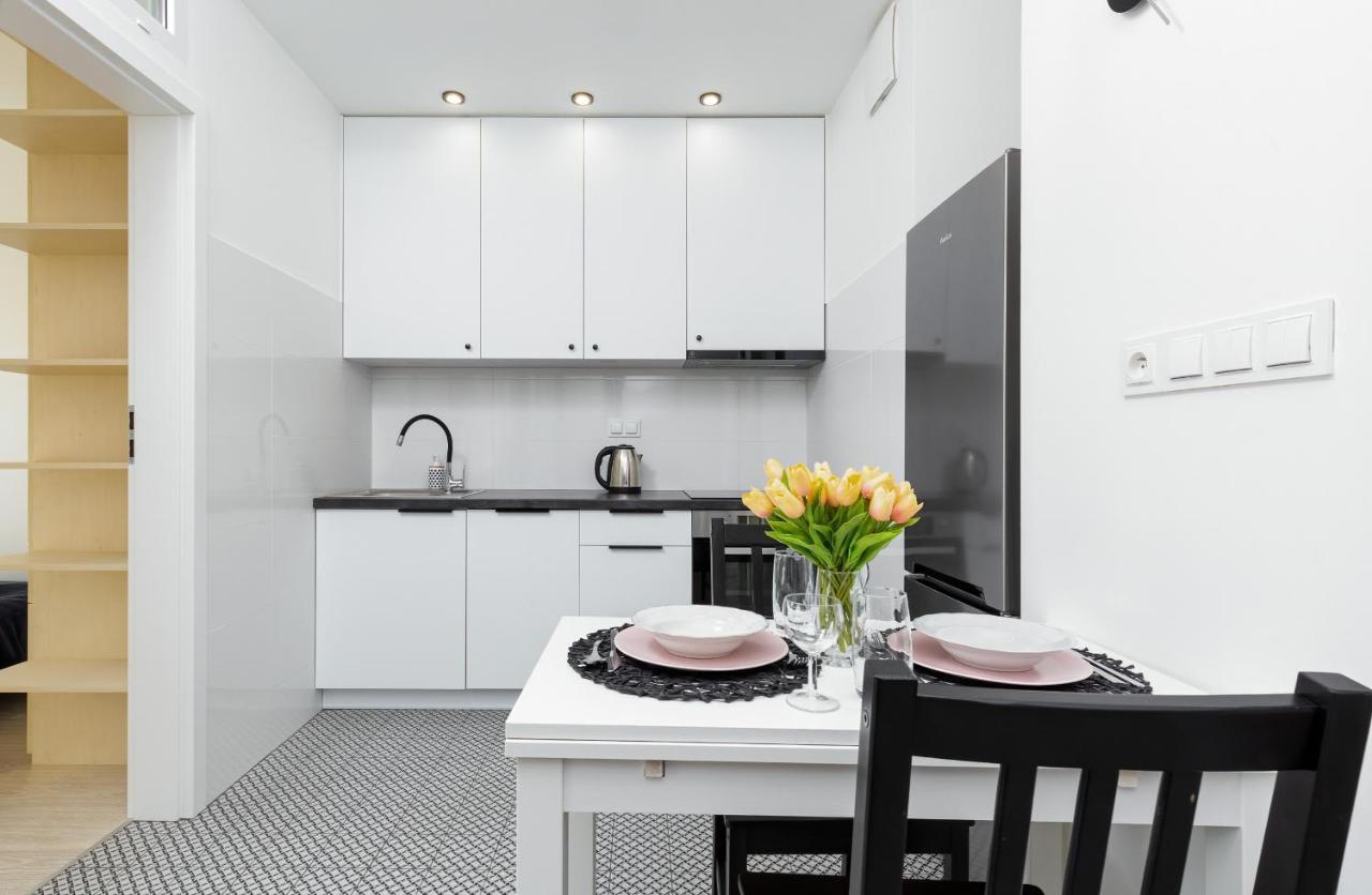 Metro Bielany Apartments By Noclegi Renters Varşovia Exterior foto
