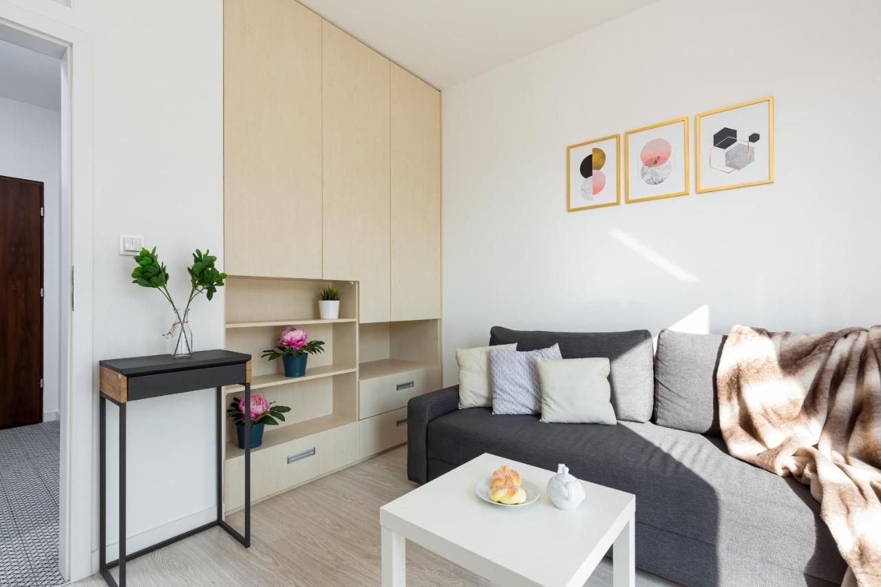 Metro Bielany Apartments By Noclegi Renters Varşovia Exterior foto