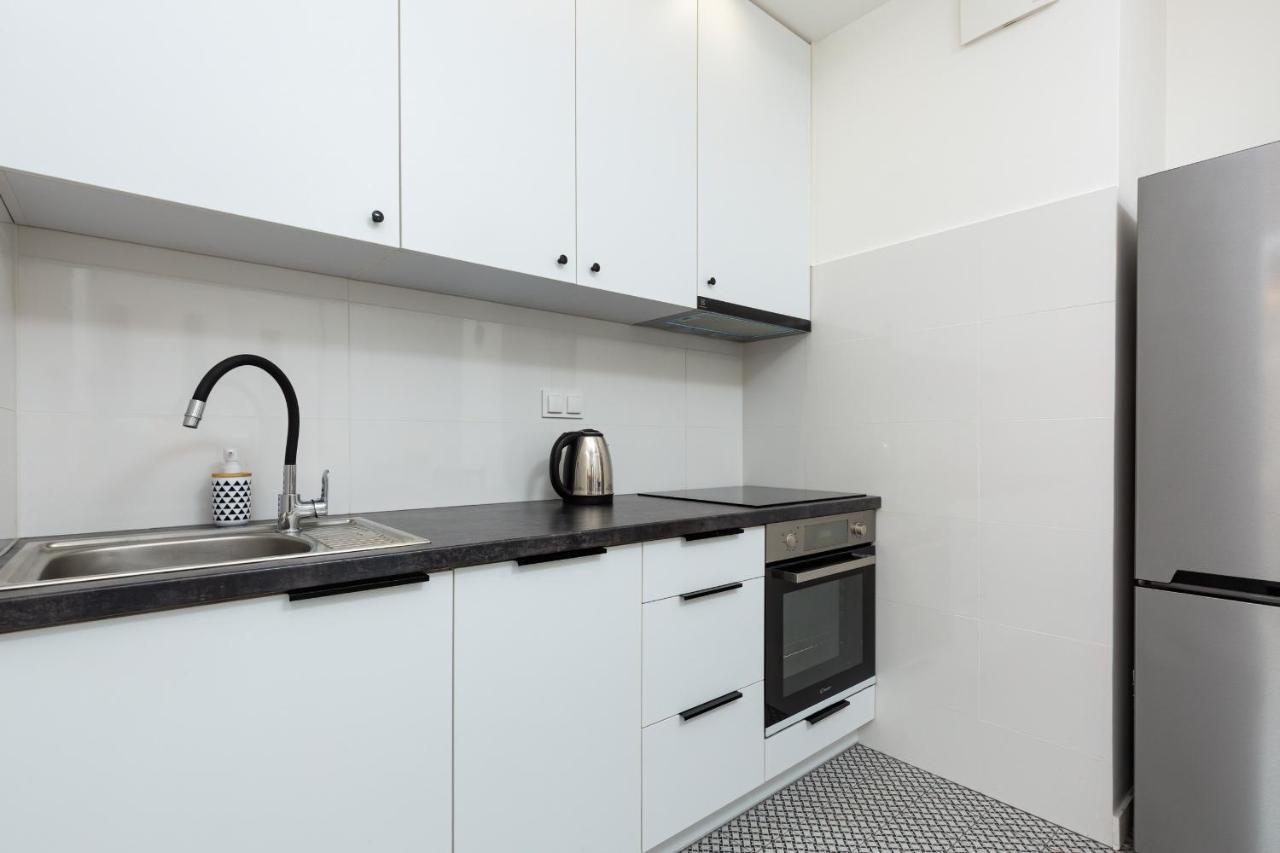 Metro Bielany Apartments By Noclegi Renters Varşovia Exterior foto