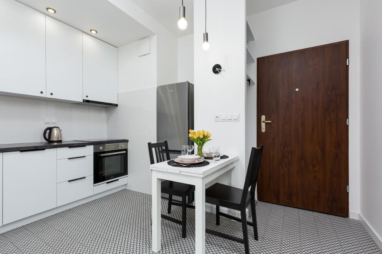 Metro Bielany Apartments By Noclegi Renters Varşovia Exterior foto