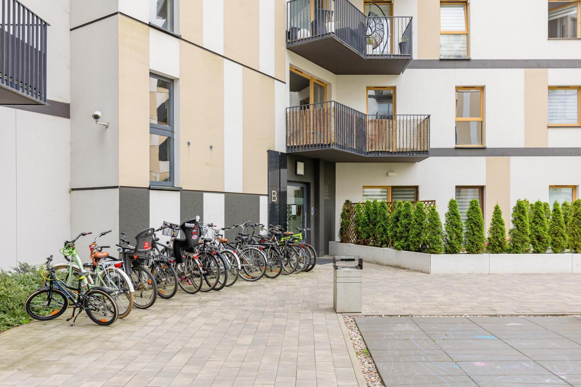 Metro Bielany Apartments By Noclegi Renters Varşovia Exterior foto