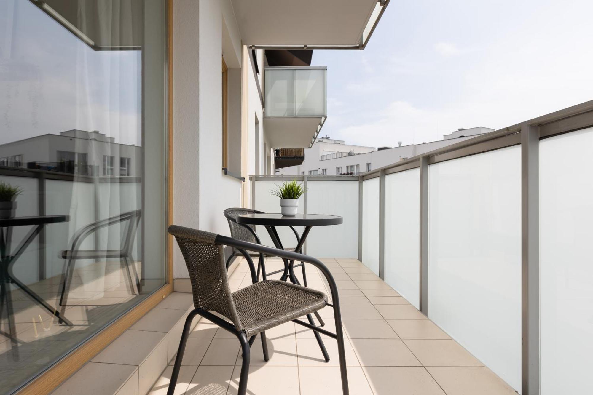 Metro Bielany Apartments By Noclegi Renters Varşovia Exterior foto